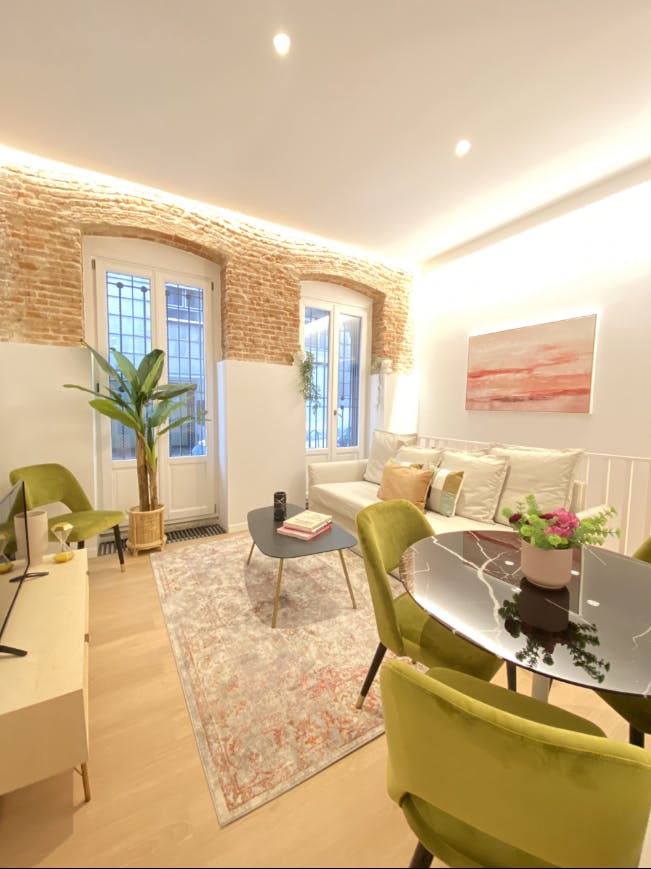 Apartment for rent for €4,365 per month in Madrid, Calle del Águila