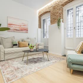 Apartment for rent for €3,850 per month in Madrid, Calle del Águila
