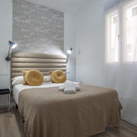 Apartment for rent for €2,200 per month in Madrid, Calle del Duque de Alba