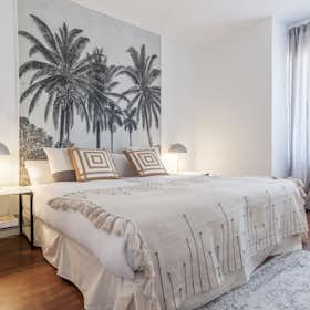 Apartment for rent for €2,490 per month in Madrid, Calle de Mauricio Legendre