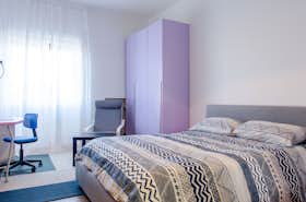 Private room for rent for €700 per month in Rome, Circonvallazione Nomentana
