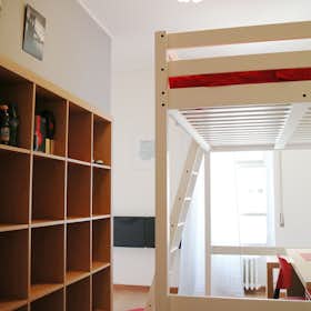 Private room for rent for €710 per month in Rome, Viale Libia