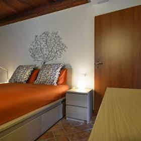 Apartamento para alugar por € 2.100 por mês em Tresana, Località Tresana & Strada Provinciale di Tresana