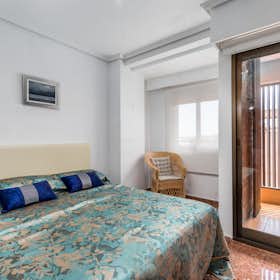 Private room for rent for €380 per month in Valencia, Carrer del Poeta Mas i Ros