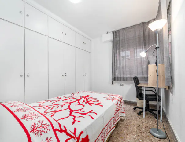 Private room in Avenida del Cid, Valencia (1111692) room image 2