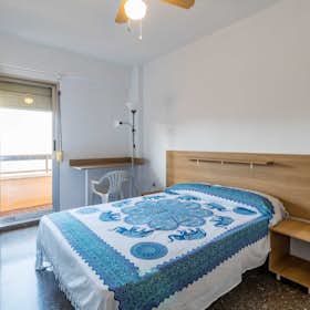 WG-Zimmer for rent for 300 € per month in Valencia, Carrer de la Vall de la Ballestera