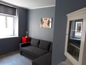 Apartamento para alugar por € 650 por mês em Riga, Vaļņu iela