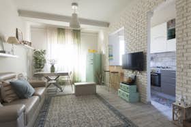 Apartment for rent for €2,018 per month in Milan, Viale Misurata