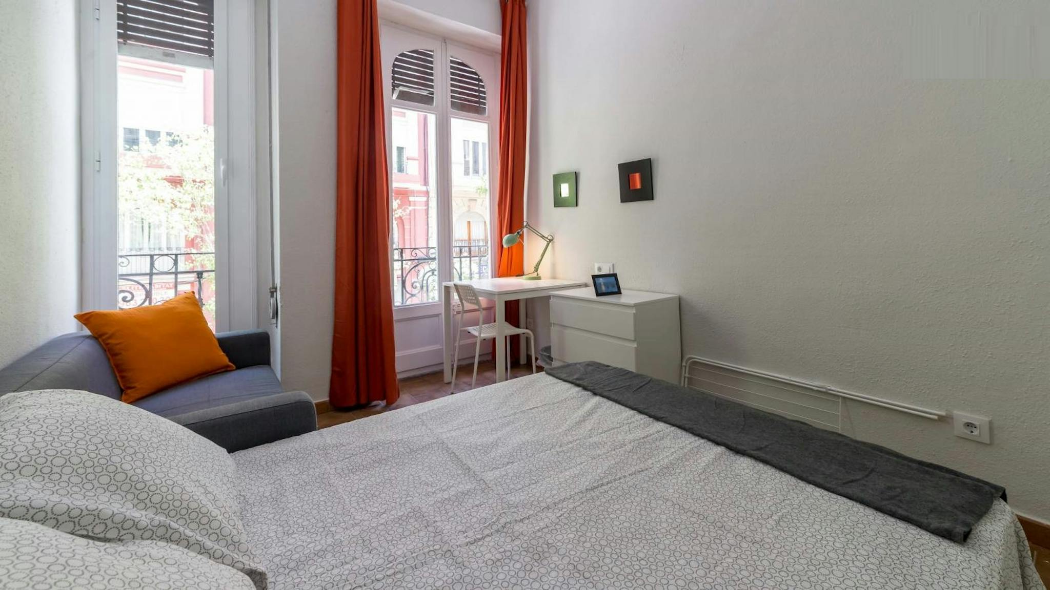 Carrer Almirall Cadarso, Valencia preview