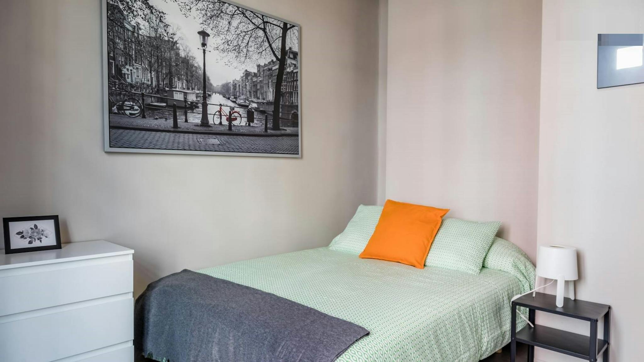 Carrer Almirall Cadarso, Valencia preview