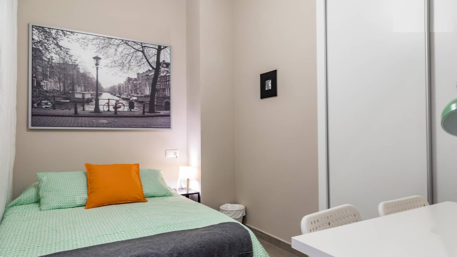 Carrer Almirall Cadarso, Valencia preview