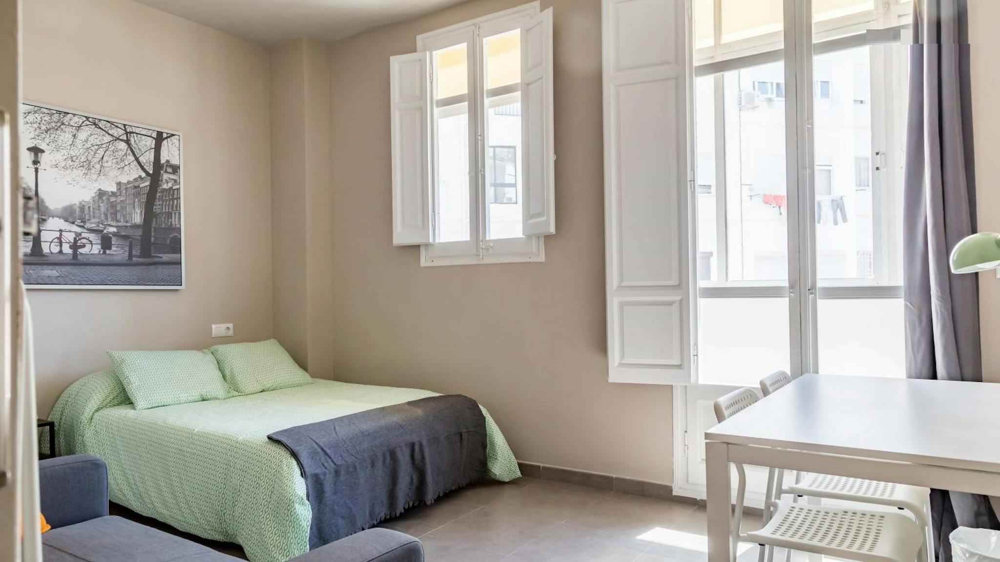 Carrer Almirall Cadarso, Valencia preview