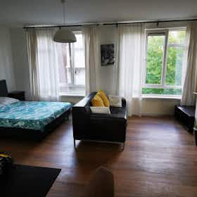 单间公寓 正在以 €1,350 的月租出租，其位于 Rotterdam, Van Alkemadestraat