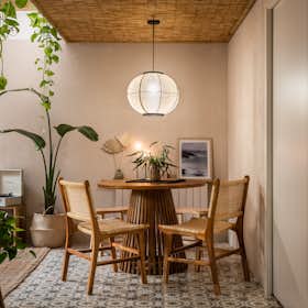 Apartment for rent for €3,177 per month in Barcelona, Carrer de Manso