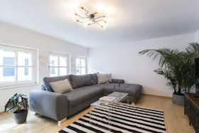 Appartement te huur voor € 4.000 per maand in Düsseldorf, Neubrückstraße