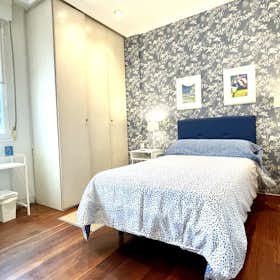 Private room for rent for €640 per month in Bilbao, Rodríguez Arias kalea