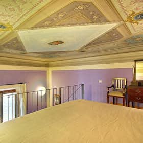 Apartment for rent for €1,600 per month in Florence, Via dei Macci