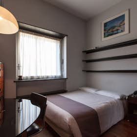Mieszkanie do wynajęcia za 1049 € miesięcznie w mieście Milan, Via Pantano