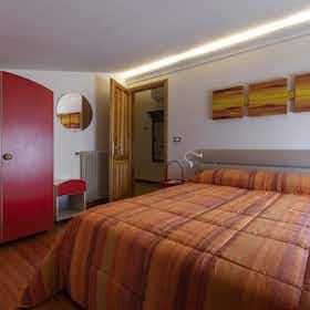 公寓 正在以 €1,940 的月租出租，其位于 Conegliano, Via Generale Gaetano Ettore Giardino