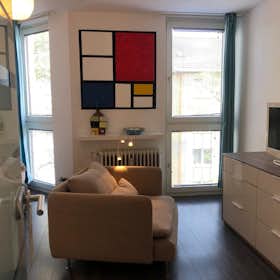 Studio for rent for €1,150 per month in Düsseldorf, Benzenbergstraße