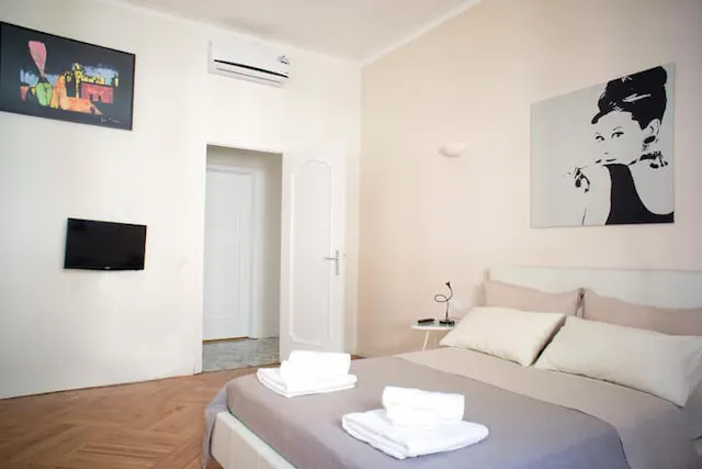 3-Bedroom Apartment in Via della Moscova, Milan (1113508) room image 2