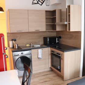 Studio for rent for €1,300 per month in Saint-Josse-ten-Noode, Rue Saint-Alphonse