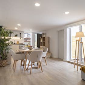 Apartment for rent for €2,050 per month in Valencia, Carrer de Santa Irene