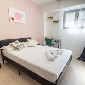 Apartment for rent for €950 per month in Milan, Via Cesare Arici
