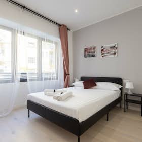 Apartamento para alugar por € 950 por mês em Milan, Via Cesare Arici