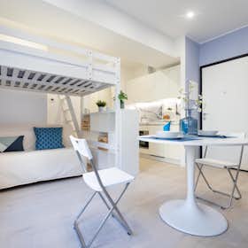 Studio for rent for €900 per month in Milan, Via Cesare Arici