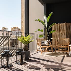 Apartment for rent for €3,777 per month in Lisbon, Rua Almirante Barroso