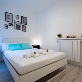 Apartment for rent for €850 per month in Milan, Via Padova