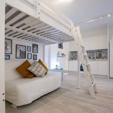 Studio for rent for €900 per month in Milan, Via Padova