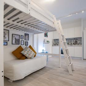 Studio for rent for 850 € per month in Milan, Via Padova