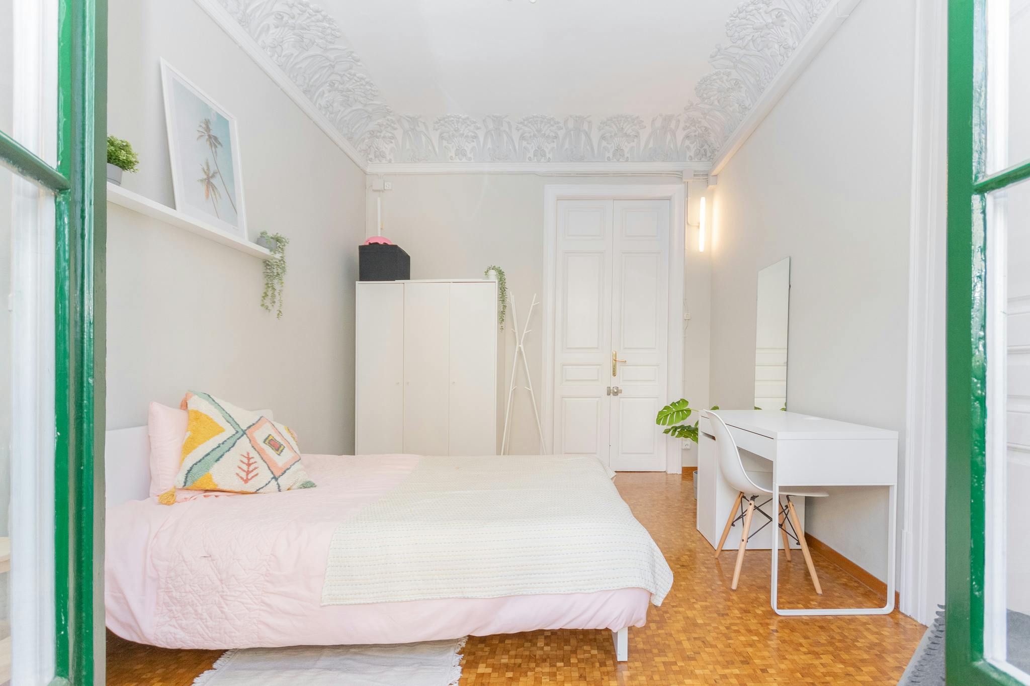 Private room in Carrer d'Enric Granados, Barcelona (1114743) room image 2