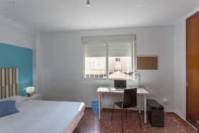 Private room for rent for €300 per month in Burjassot, Carrer Cardenal Enrique Tarancón
