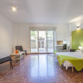 Private room for rent for €405 per month in Burjassot, Carrer Cardenal Enrique Tarancón