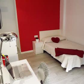 Private room for rent for €305 per month in Burjassot, Carrer de Félix Pizcueta