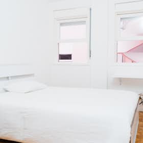 Private room for rent for €450 per month in Porto, Rua de Nossa Senhora de Fátima