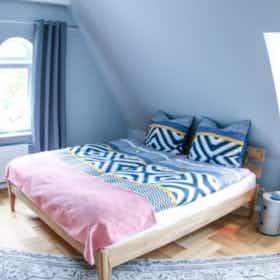 Apartment for rent for €3,300 per month in Stade, Parkstraße