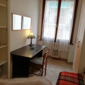 Private room for rent for €460 per month in Florence, Via Renato Fucini