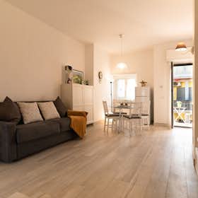 单间公寓 正在以 €1,450 的月租出租，其位于 Rome, Via Tuscolana