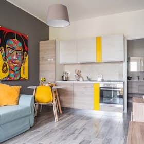 Apartment for rent for €2,050 per month in Milan, Via Generale Giuseppe Govone