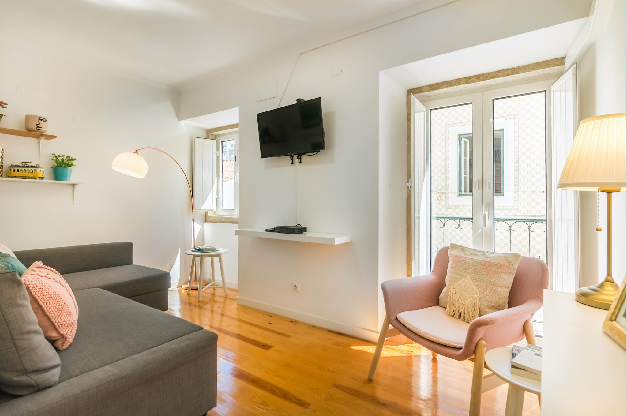 Rua do Terreirinho, Lisbon preview