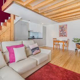 Apartment for rent for €2,000 per month in Lisbon, Travessa do Olival à Graça