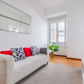 Apartment for rent for €2,000 per month in Lisbon, Rua de Rodrigues de Faria