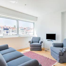 Apartment for rent for €2,000 per month in Lisbon, Avenida Infante Santo