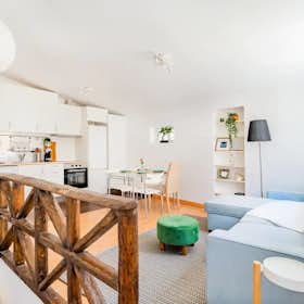 Apartment for rent for €2,000 per month in Lisbon, Rua de São José