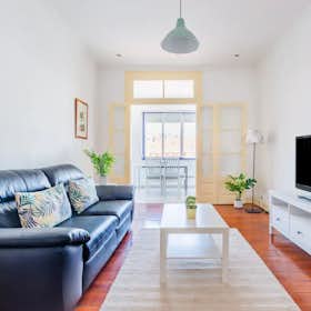 Apartment for rent for €2,000 per month in Lisbon, Avenida Almirante Reis