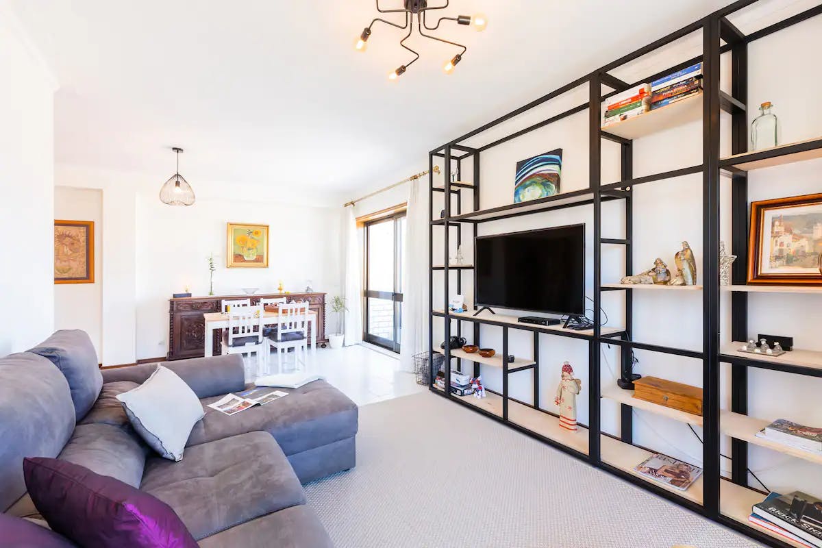 Lägenhet att hyra för 2 000 € i månaden i Espinho, Rua 35